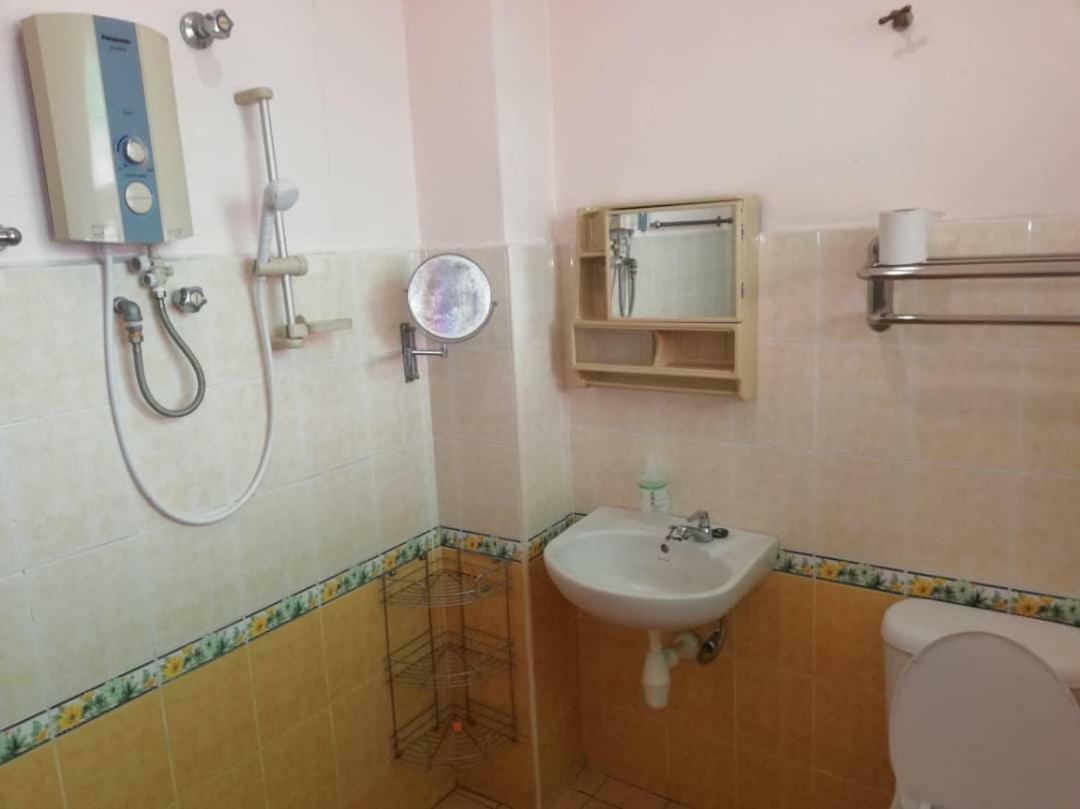 Sweethome For Travelers Seremban Kültér fotó